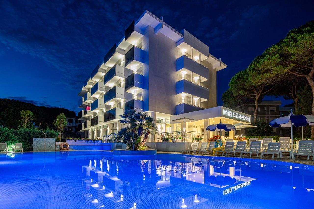 Hotel Ambassador Meuble Lignano Sabbiadoro Exterior photo